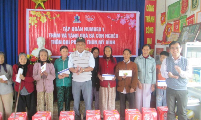 Người dân nghèo Quảng Nam hân hoan nhận quà tết từ Tân Hiệp Phát