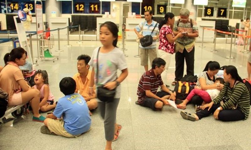 “Bay chưa đúng giờ” và những cái bánh vẽ của chữ nghĩa