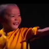 Cậu bé 5 tuổi múa côn như Lý Tiểu Long