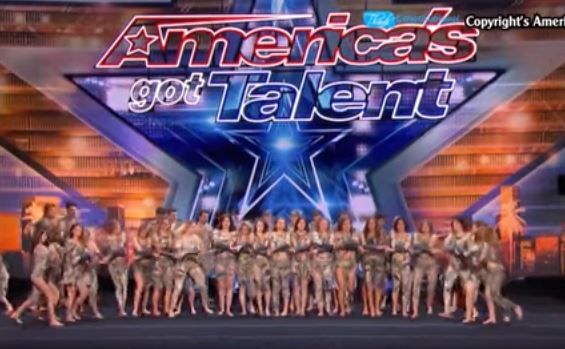 Quá đẹp! – Tiết mục nhận nút vàng đầu tiên America’s Got Talent 2018