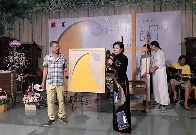 Bức tranh Mẹ của Lê Thiết Cương lấy cảm hứng từ ‘Chuyện nhà Dr Thanh’ được bán với giá 70 triệu
