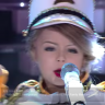 Cô bé bắt chước Taylor Swift siêu đáng yêu