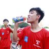 Number 1 Active giúp bổ sung muối khoáng và tránh mất nước cho cầu thủ bóng đá