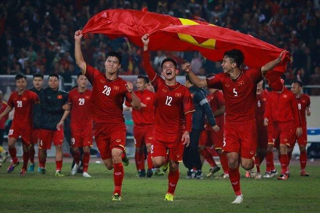 Bóng đá Việt Nam mở ra trang sử mới