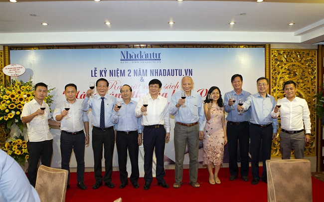 Kỷ niệm 2 năm Nhadautu.vn và ra mắt sách Nâng cánh thương hiệu Việt