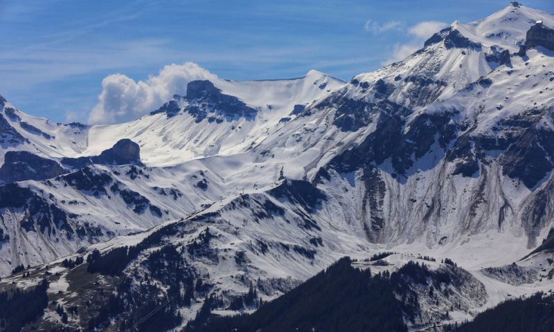 Kỳ quan tuyết trắng trên dãy Alps