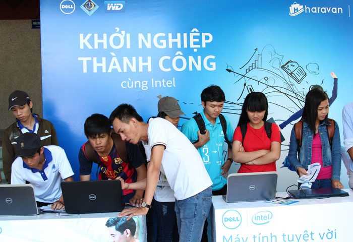 Giới trẻ Việt Nam có thể thay đổi đất nước bằng các sản phẩm trí tuệ