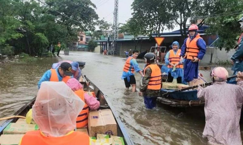 Không nên và không thể độc quyền làm từ thiện