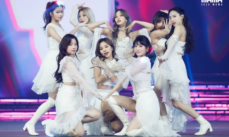 Tiếng hát của các cô gái Hàn nhóm TWICE – Cry for me